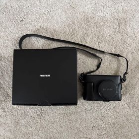 FUJIFILM X100V デジタルカメラ 純正レザーカメラカバー付