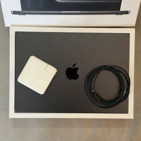 Apple MacBook Pro M3Pro 14インチ18GB 512GB
