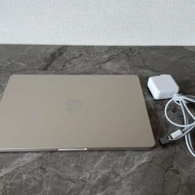 MacBook Air 13インチ M3チップ スターライト