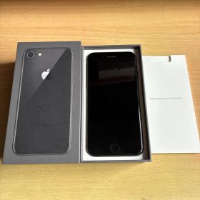 iPhone 8 64GB ブラック本体 純正ACアダプター&ケーブル等 箱付き
