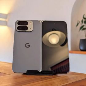 Google Pixel 10 Pro Fold 新品同様 元箱付 高級カバー付