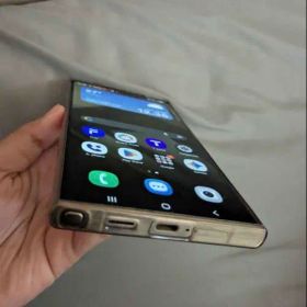 Samsung Galaxy S24 Ultra 本体