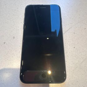 Apple iPhone SE 第2世代 ブラック 本体