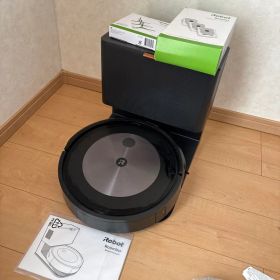 オマケ多数！ルンバj7+ クリーンベース付属 j755860
