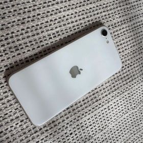 【良品】iPhone SE(第3世代)64GB nanoSIM対応