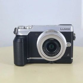 【中古】 (パナソニック) Panasonic DMC-GX7MK2 ズームレンズキット シルバー【中古カメラ デジタル一眼】 ランク：B
