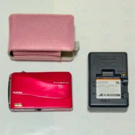 ◆デジタルカメラ FUJIFILM FinePix Z700EXR レッド