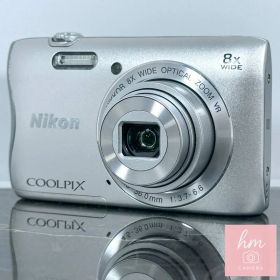 【美品】Nikon COOLPIX S3700 シルバー 2005万画素 光学8倍ズーム 広角25mm Wi-Fi NFC ベストフェイスモード コンパクトデジタルカメラ ニコン クールピクス