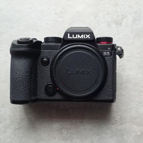 LUMIX S5 ボディ（DC-S5）
