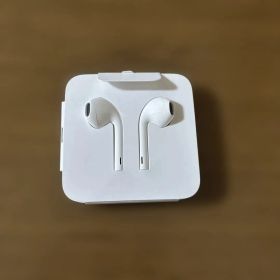 Apple EarPods with 3.5mm