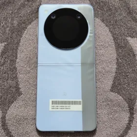 ZTE Libero Flip 新品¥17,500 中古¥16,500 | 新品・中古のネット最安値