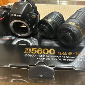 Nikon D5600 ダブルレンズキット ケース付