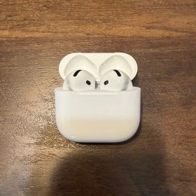 【超美品】Apple AirPods 4 通常モデル（開封後1回のみ使用）