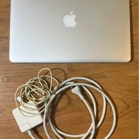 Apple MacBook Air 2015 13インチ (Intel i7)