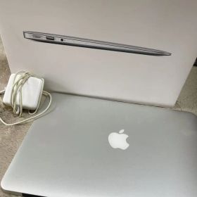 【初期化済】MacBook Air 13インチ 2015 8GB SSD128G