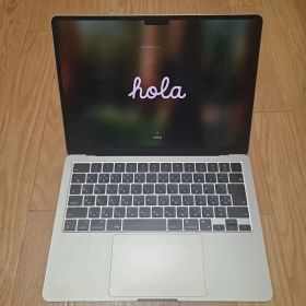 Apple MacBook Air 2022 M2 8GB スターライト