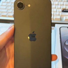 iPhone 16e 128GB ブラック