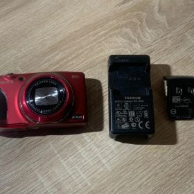 1354 FUJIFILM FINEPIX F900EXR レッド デジカメ ジャンク品【コ】