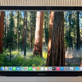 MacBook Pro 15インチ Corei7 16G/512GB 2018