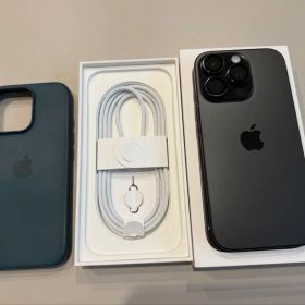iPhone16Pro 本体256GB 本体と純正アップルケース