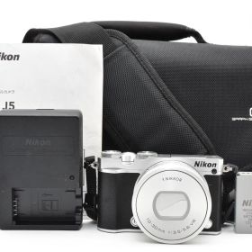 ■ 美品 ■ ニコン Nikon 1 J5 シルバー ＋ 1 NIKKOR 10-30mm 1:3.5-5.6 VR 《動作確認済》 標準 パワーズームレンズキット #A1314