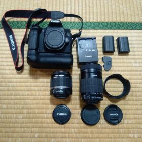 Canon EOS 70D ダブルズームキット バッテリーパック付き