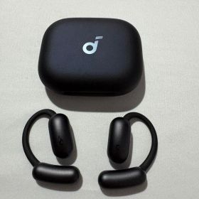 □ アンカー Anker ワイヤレスイヤホン Soundcore AeroFit 2 ミッドナイトブラック オープンイヤー型 最大42時間再生 720-4369