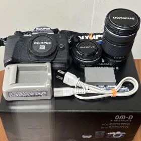 OLYMPUS OM-D E-M10 Mark III ダブルズームキット