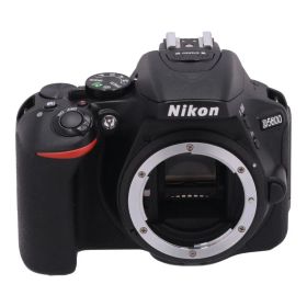 Nikon デジタル一眼 ボディ D5600 ﾎﾞﾃﾞｨ ABランク 67