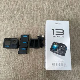 GoPro HERO 13とバッテリー等。