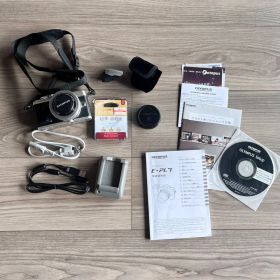 OLYMPUS PEN Lite E-PL7 オリンパス ミラーレス 一眼カメラ