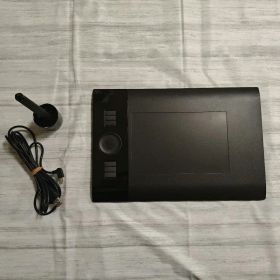 Wacom Intuos4 PTK-440 ペンタブレット 動作確認済み