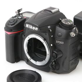 【中古】【良品】ニコン D7000 ボディ CA01-M6899-2P2B Nikon Fマウント APS-C 中古