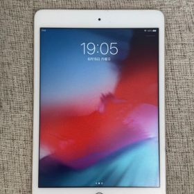 【美品】 iPad mini 3 64GB ゴールド MGY92J/A
