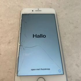 【土日セール】Apple iPhone8