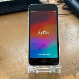 美品！ iPhone SE 第二世代 本体