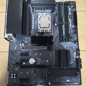 Core i7 13700 BOX 新品 39,000円 中古 29,999円 | ネット最安値の価格