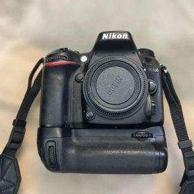Nikon D7100 本体 デジタル一眼レフ MBーD15付き
