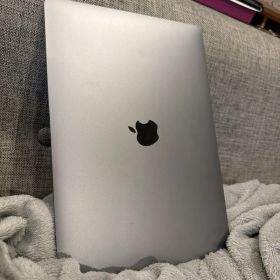 スペースグレイ MacBook Air M1 13インチ256GB