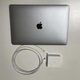 MacBook Pro 13 2017（バッテリー交換済・16GB、512GB）