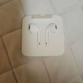 Apple EarPods with 3.5mm Plug