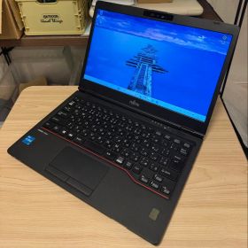 富士通 LIFEBOOK U7311/F i3-1125G4 4GB 256GB