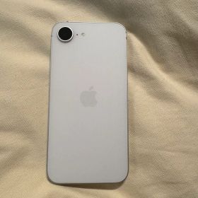 Apple iPhone 16e 本体