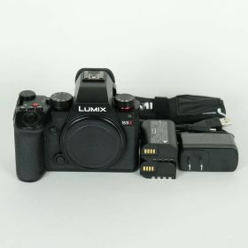 [美品 | シャッター数2,103回｜バッテリー2個付] Panasonic LUMIX S5II DC-S5M2 [ボディ] | LEICA Lマウント