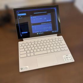 ほぼ未使用 ASUS Chromebook CM3001DM2A
