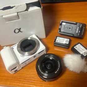 【極美品】ソニー ZV-E10 パワーズームレンズキット 予備電池＆充電器付