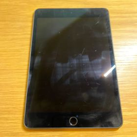 iPad mini 5初期化済み 画面多少のひび割れあり