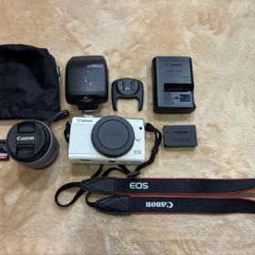 【美品】 Canon EOS M100 レンズキット ホワイト【動作確認済】