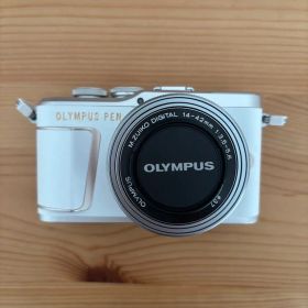OLYMPUS ミラーレス一眼カメラ PEN E-PL10EZレンズキット