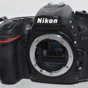 260572★極上★ Nikon デジタル一眼レフカメラ D7200